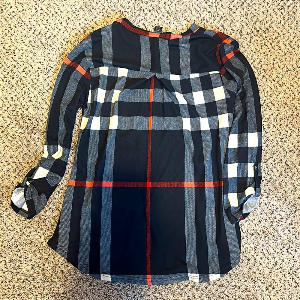 Button Sleeve Tunic! - Picture 3 of 3